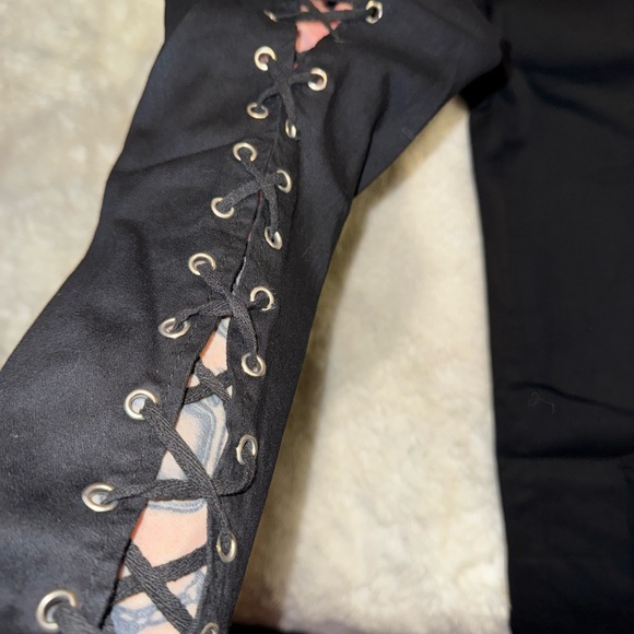 Side laced pants - Picture 2 of 3